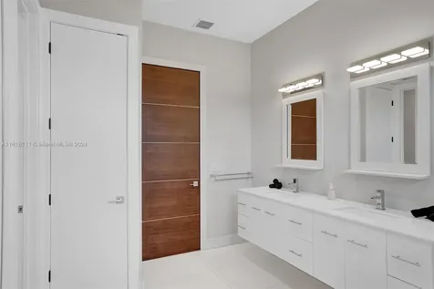4421 Seagrape Drive Lauderdale By The Sea FL 33308
