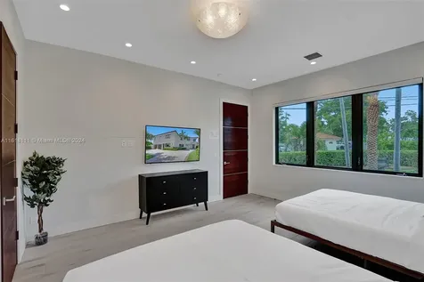 4421 Seagrape Drive Lauderdale By The Sea FL 33308