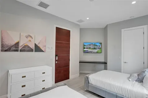 4421 Seagrape Drive Lauderdale By The Sea FL 33308