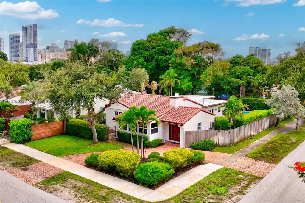 445 NE 10th Avenue Fort Lauderdale FL 33301