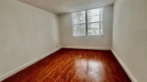 494 NW 165th Street Road Miami FL 33169