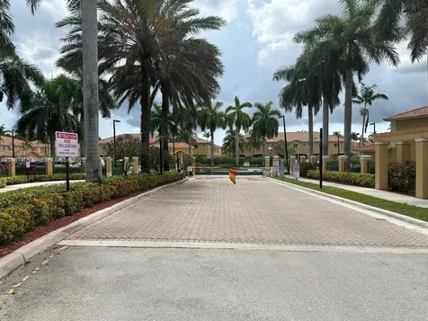 494 NW 165th Street Road Miami FL 33169