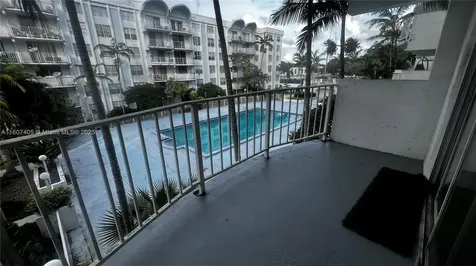 494 NW 165th Street Road Miami FL 33169