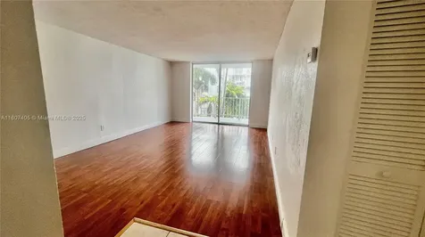 494 NW 165th Street Road Miami FL 33169