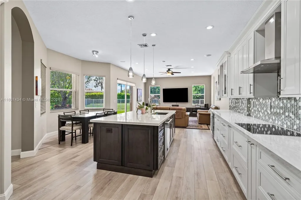 3695 W Gardenia Avenue Weston FL 33332