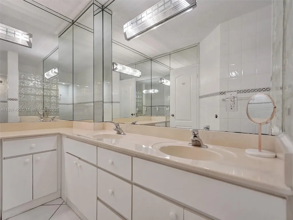 3725 S Ocean Drive Hollywood FL 33019