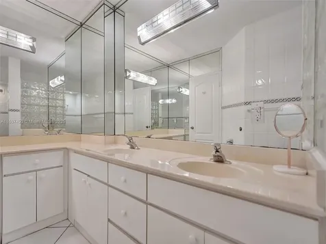 3725 S Ocean Drive Hollywood FL 33019