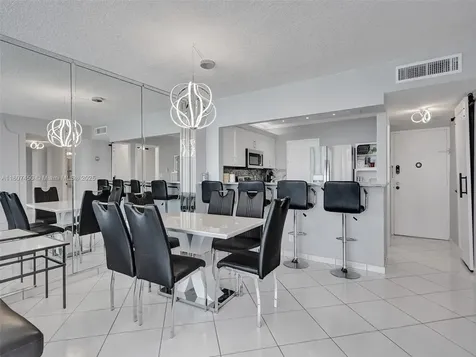 3725 S Ocean Drive Hollywood FL 33019