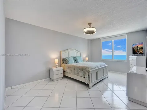 3725 S Ocean Drive Hollywood FL 33019