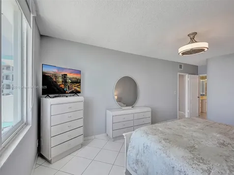 3725 S Ocean Drive Hollywood FL 33019
