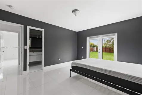 6432 SW 33rd Street Miami FL 33155