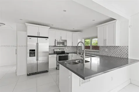 6432 SW 33rd Street Miami FL 33155