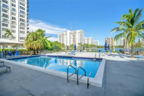 2780 NE 183rd Street Aventura FL 33160