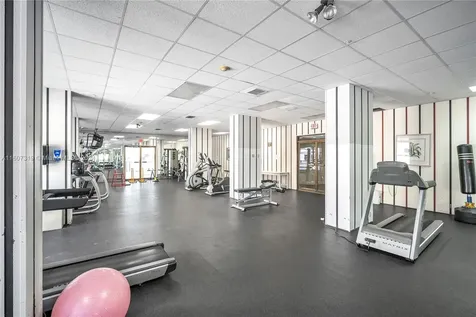 2780 NE 183rd Street Aventura FL 33160