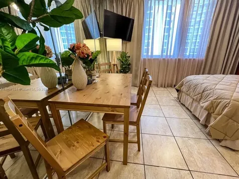 19201 Collins Aveavailnow Sunny Isles Beach FL 33160