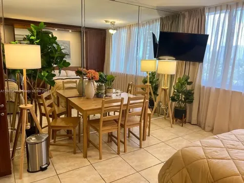 19201 Collins Aveavailnow Sunny Isles Beach FL 33160