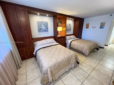 19201 Collins Aveavailnow Sunny Isles Beach FL 33160