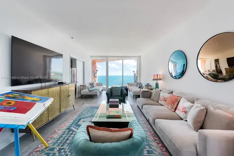 300 S Pointe Drive Miami Beach FL 33139