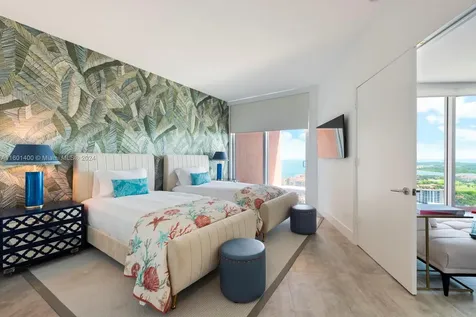 300 S Pointe Drive Miami Beach FL 33139