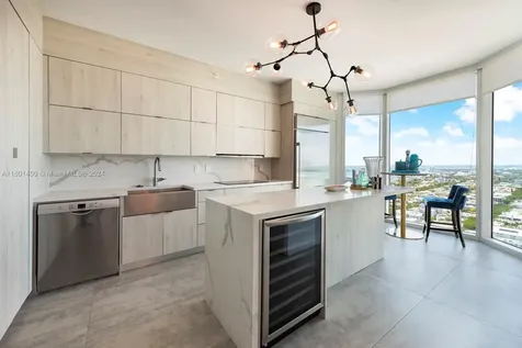 300 S Pointe Drive Miami Beach FL 33139
