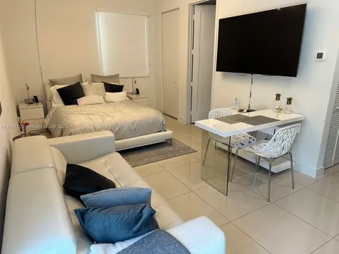 6683 NW 103rd Parkway Doral FL 33178