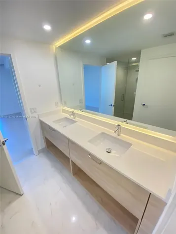 16385 Biscayne Boulevard Sunny Isles Beach FL 33160