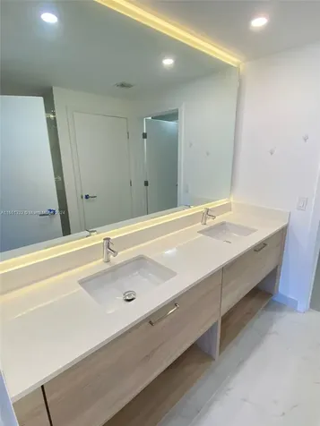 16385 Biscayne Boulevard Sunny Isles Beach FL 33160