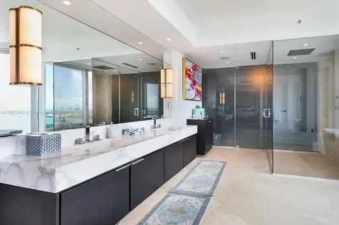 300 S Pointe Drive Miami Beach FL 33139