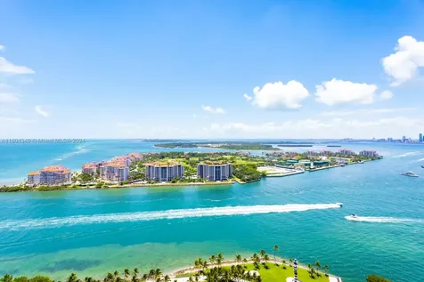 300 S Pointe Drive Miami Beach FL 33139