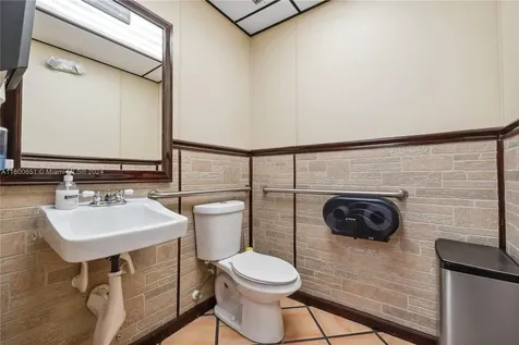 1142 N University Drive Coral Springs FL 33071