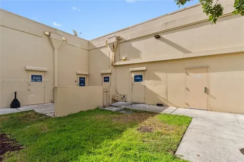 1142 N University Drive Coral Springs FL 33071