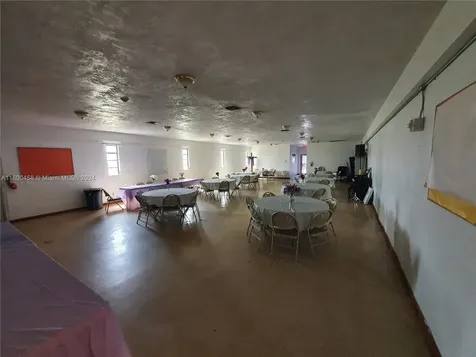 10041 W Jessamine Street Miami FL 33157