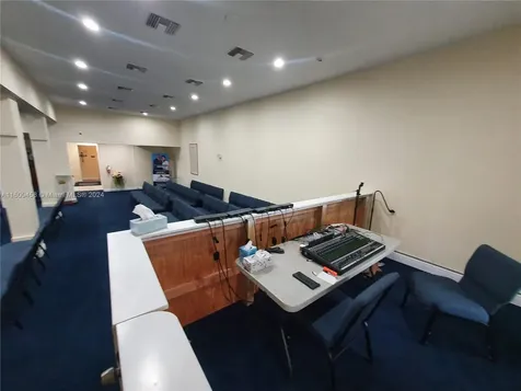 10041 W Jessamine Street Miami FL 33157