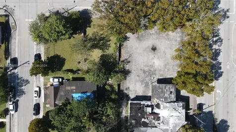 3373 Thomas Avenue Miami FL 33133
