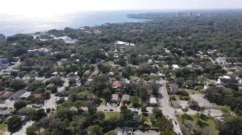 3373 Thomas Avenue Miami FL 33133