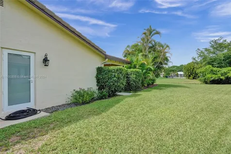 9211 NW 18th Street Coral Springs FL 33071
