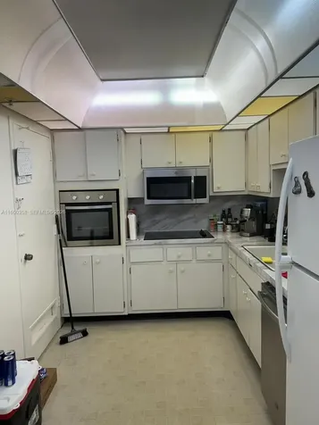 400 Kings Point Drive Sunny Isles Beach FL 33160