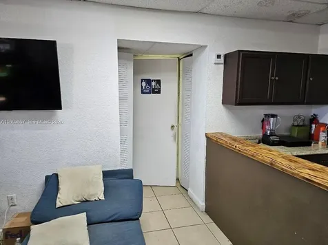 4010 E 8th Avenue Hialeah FL 33013