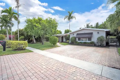 2121 NW 117th Terrace Pembroke Pines FL 33026