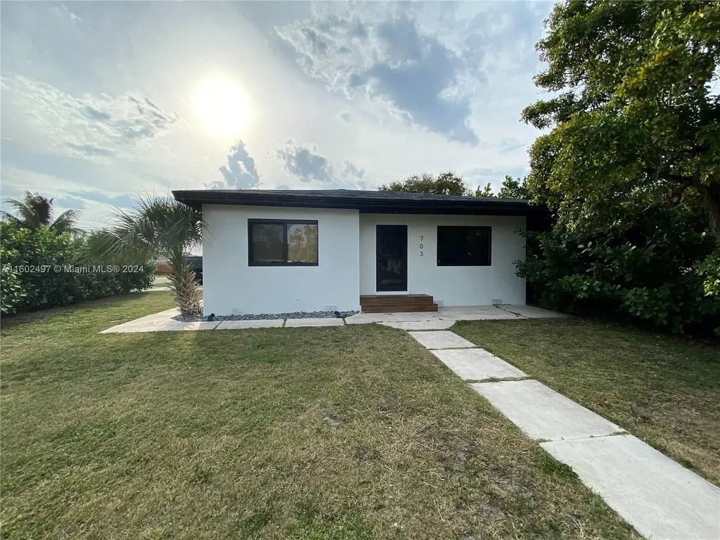 703 N 7th Street Lantana FL 33462