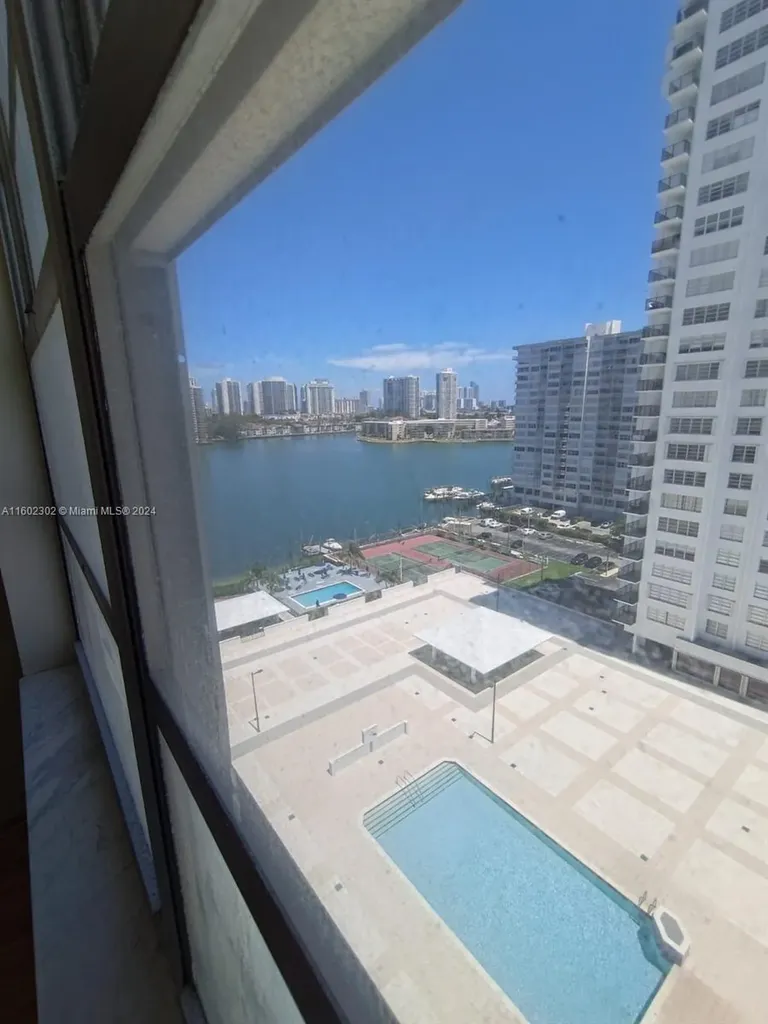 2780 NE 183rd Street Aventura FL 33160