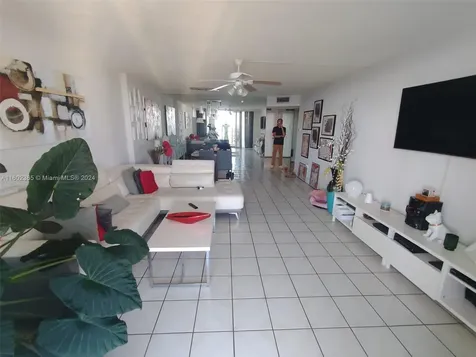 2780 NE 183rd Street Aventura FL 33160