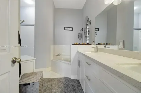 9423 SW 226th Terrace Cutler Bay FL 33190