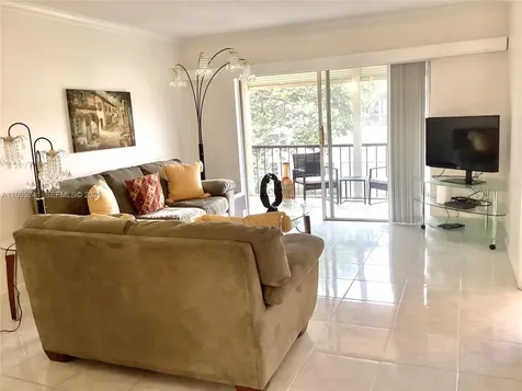 681 S Hollybrook Drive Pembroke Pines FL 33025