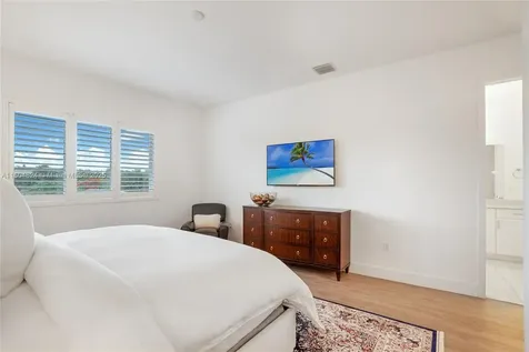 1122 NE 14th Avenue Fort Lauderdale FL 33304