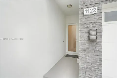 1122 NE 14th Avenue Fort Lauderdale FL 33304