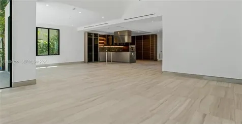 345 W 46th Street Miami Beach FL 33140