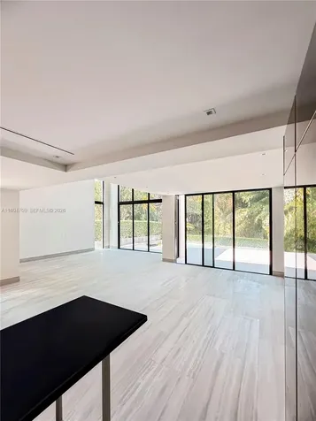 345 W 46th Street Miami Beach FL 33140
