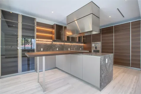 345 W 46th Street Miami Beach FL 33140