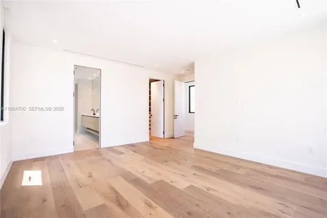 345 W 46th Street Miami Beach FL 33140